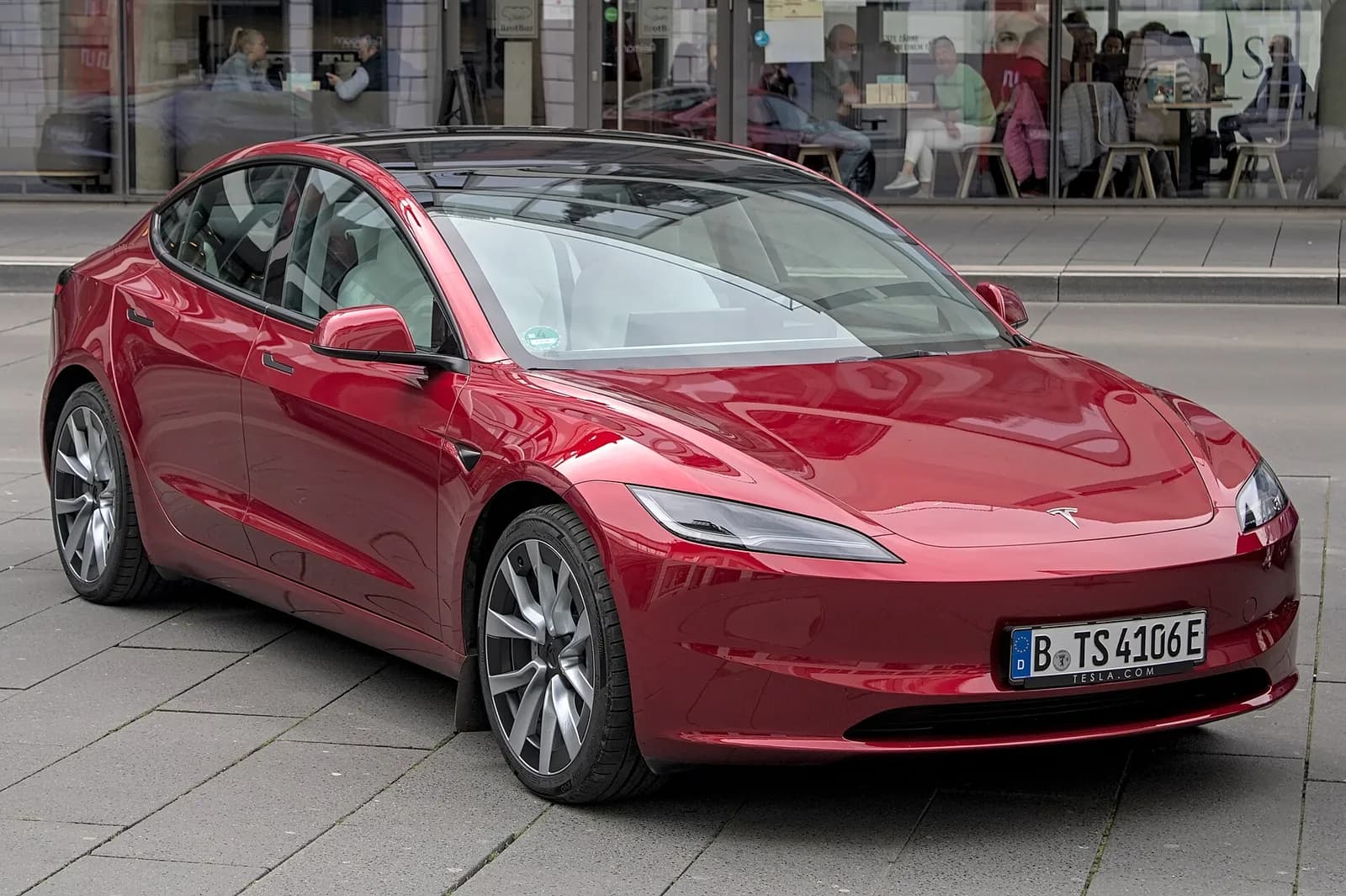 Tesla Model 3 Long Range AWD (4/4)