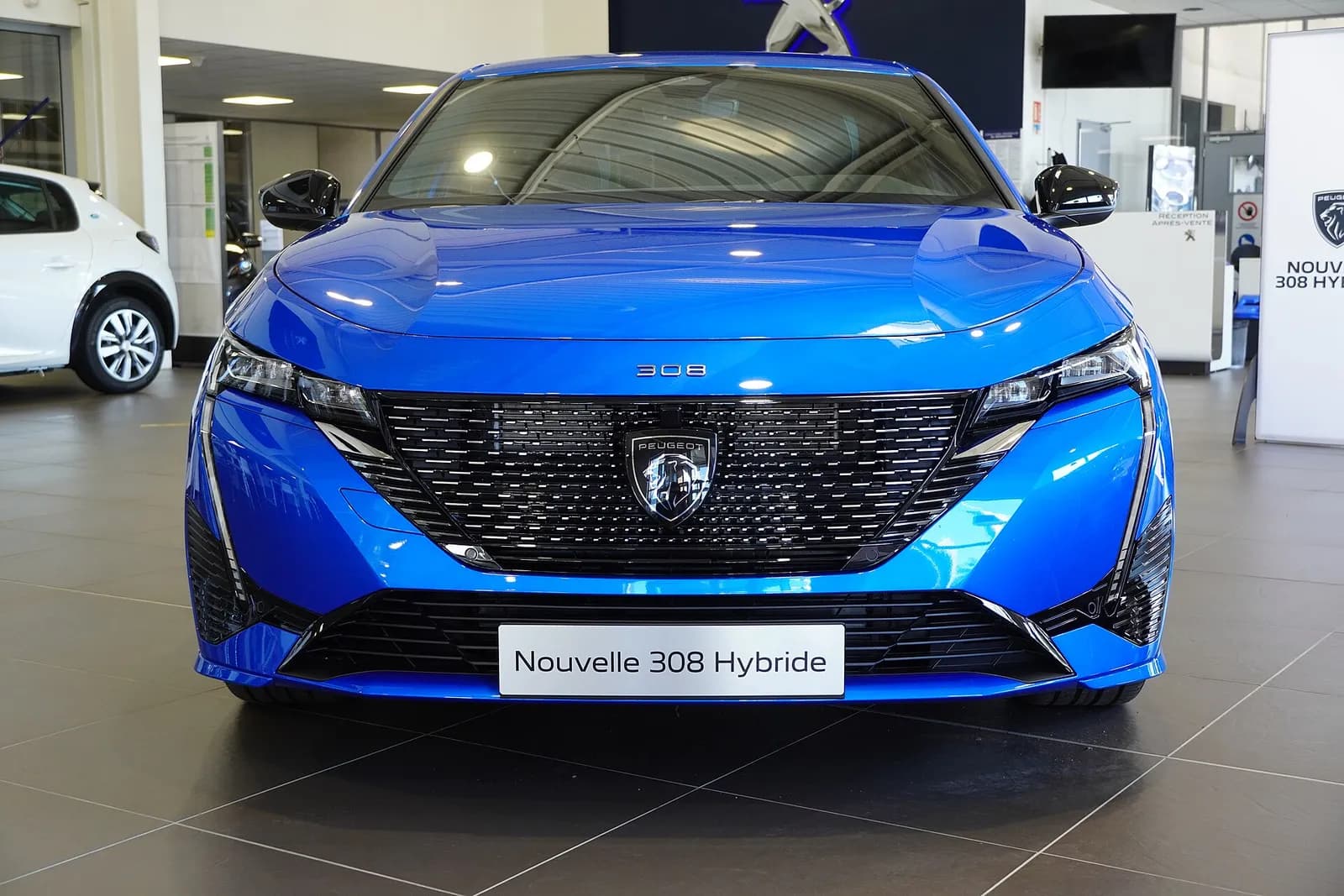 Peugeot 308 1.5 BlueHDi 130 Allure (2/4)